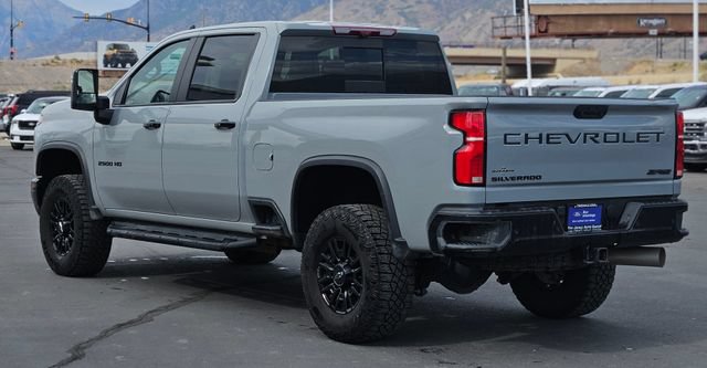 Used 2025 Chevrolet Silverado 2500 ZR2 w/ Technology Package AWD/4WD image 3