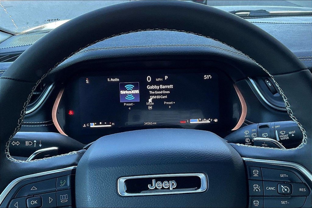 Used 2024 Jeep Grand Cherokee L Limited w/ Luxury Tech Group II RWD image 13