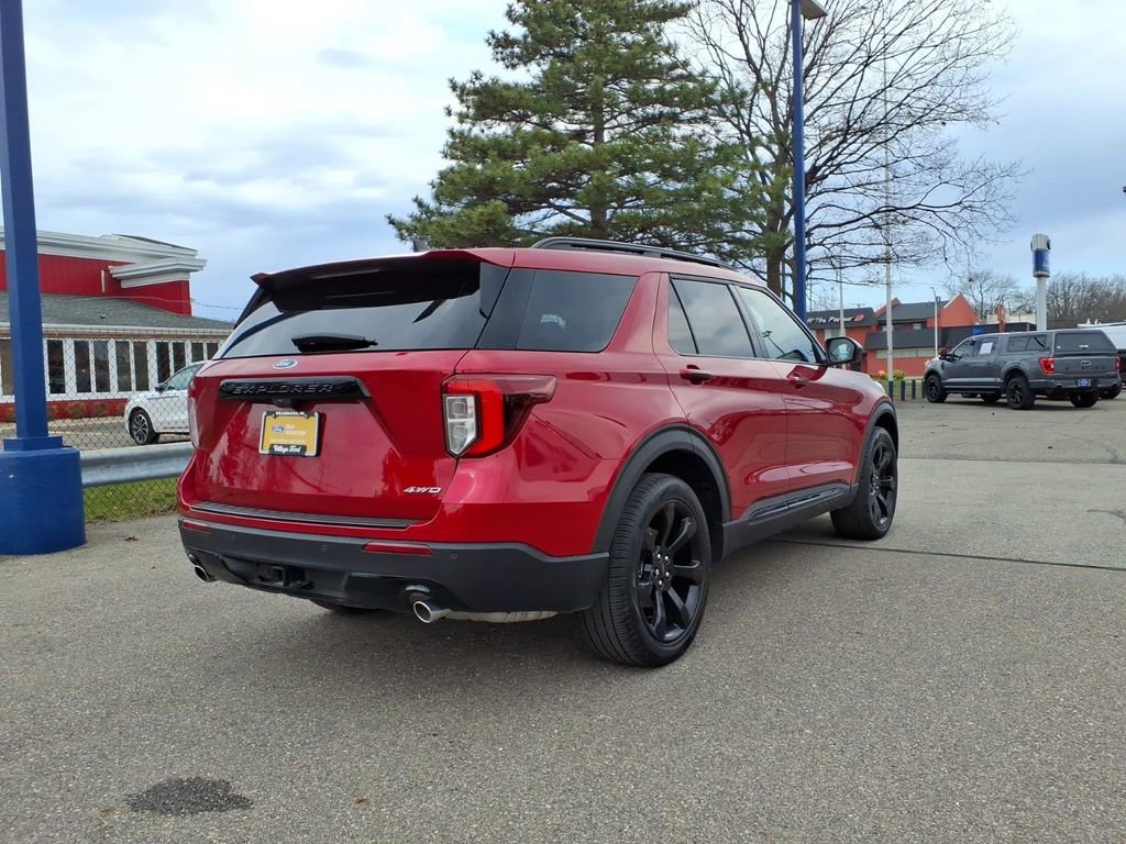 Certified 2024 Ford Explorer ST-Line w/ Class IV Trailer Tow Package image 6