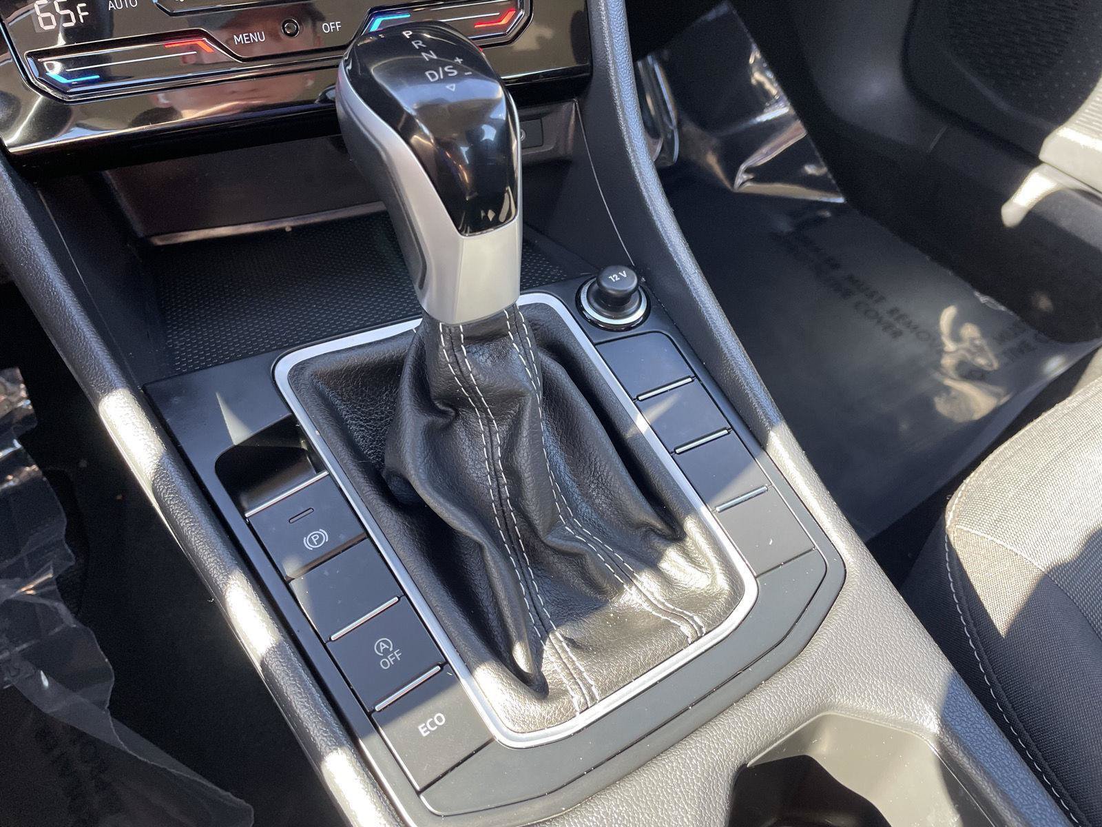 Used 2025 Volkswagen Jetta S FWD image 21