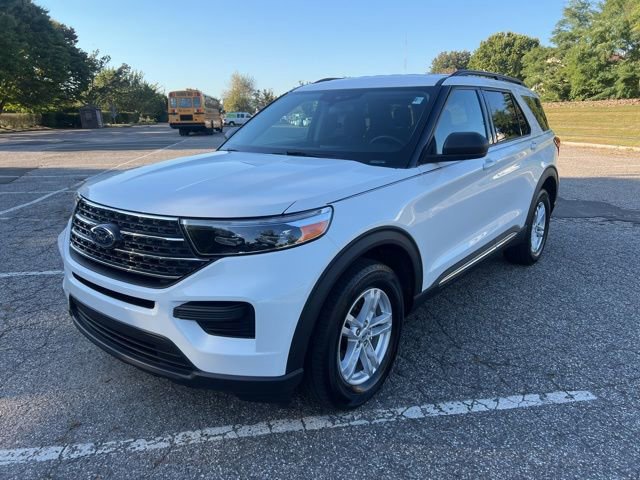 Certified 2022 Ford Explorer XLT w/ Class IV Trailer Tow Package image 2