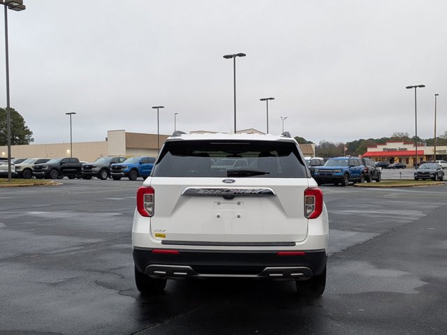 Certified 2023 Ford Explorer XLT w/ Equipment Group 202A image 3
