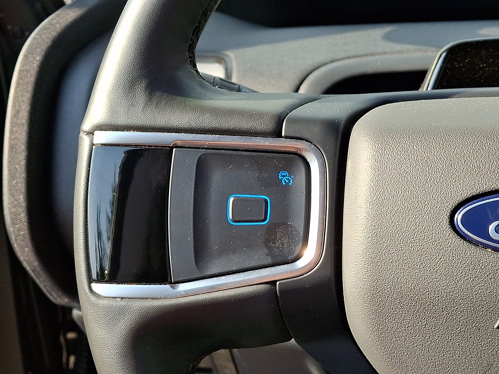Certified 2025 Ford Expedition Active AWD/4WD image 24