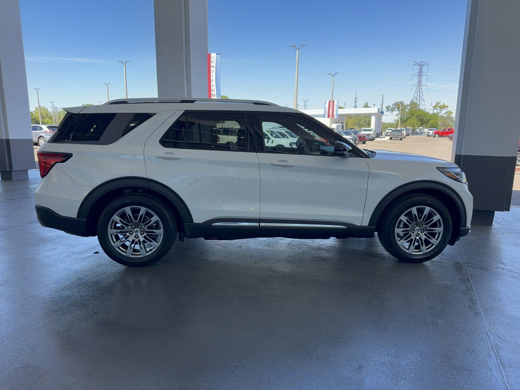 Certified 2025 Ford Explorer Platinum image 5