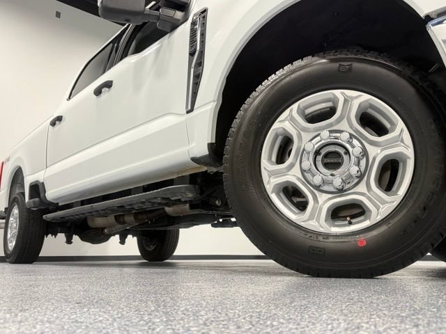 Certified 2025 Ford F250 XLT AWD/4WD image 3