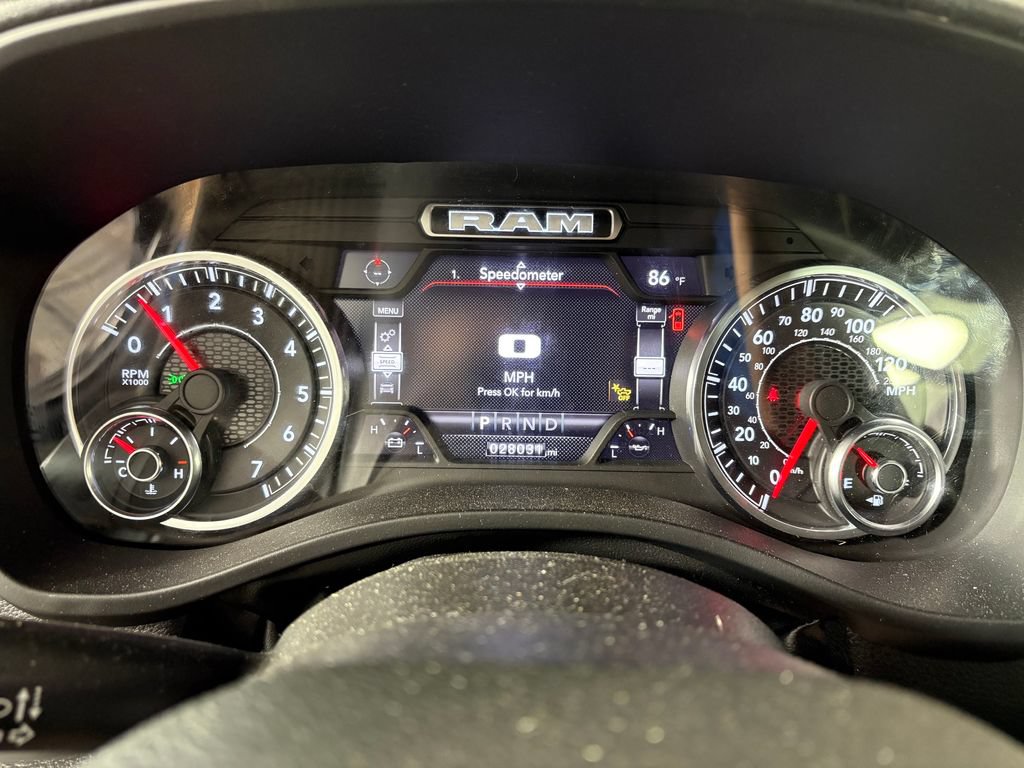 Used 2022 RAM 1500 Laramie AWD/4WD image 16