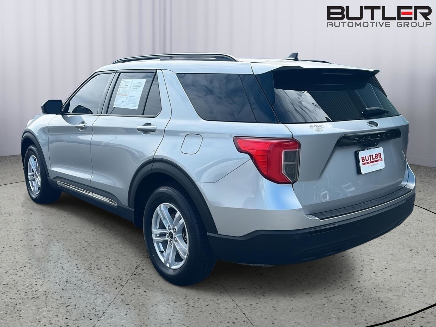 Certified 2024 Ford Explorer XLT RWD image 4