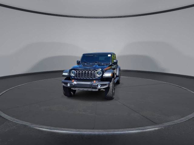 Used 2025 Jeep Gladiator Mojave w/ Convenience Group AWD/4WD image 3