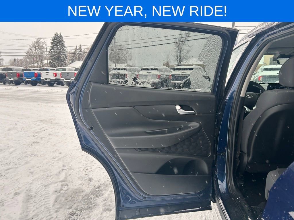 Used 2023 Hyundai Santa Fe SEL w/ Cargo Package image 17