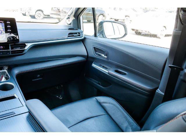 Used 2022 Toyota Sienna XSE w/ XSE Plus Package image 15