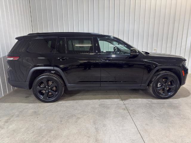 Used 2023 Jeep Grand Cherokee L Limited w/ Black Appearance Package image 2