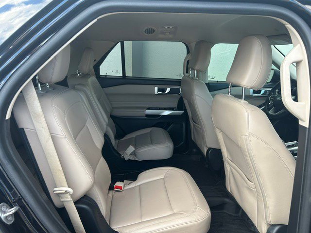 Certified 2021 Ford Explorer XLT w/ Equipment Group 202A RWD image 17