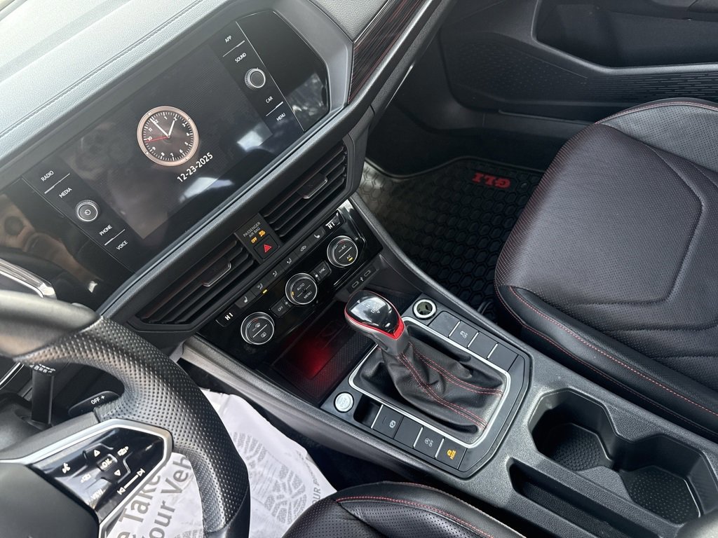 Used 2023 Volkswagen Jetta GLI Autobahn image 14