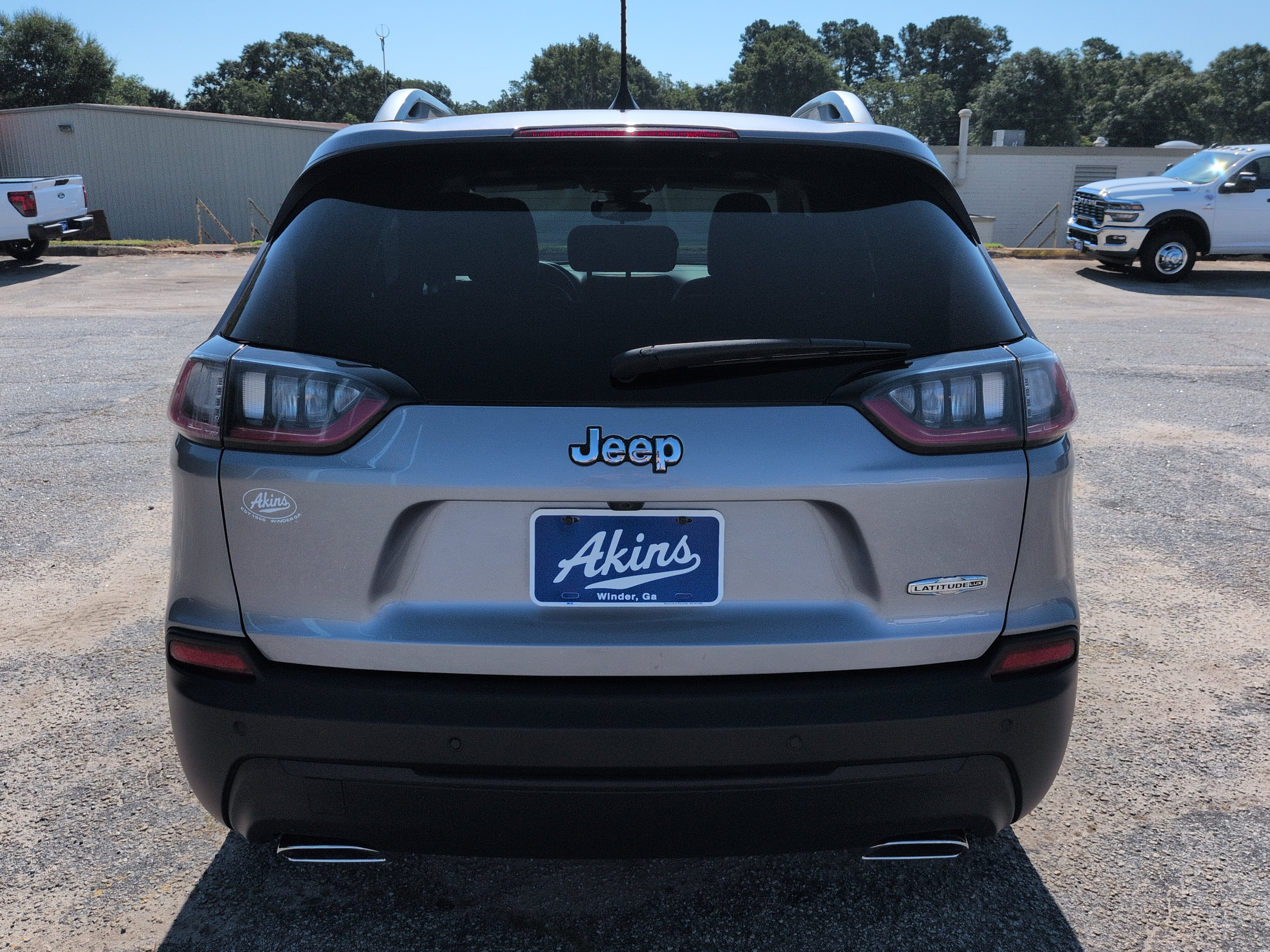 Used 2021 Jeep Cherokee Latitude Lux w/ Sun & Sound Group FWD image 4