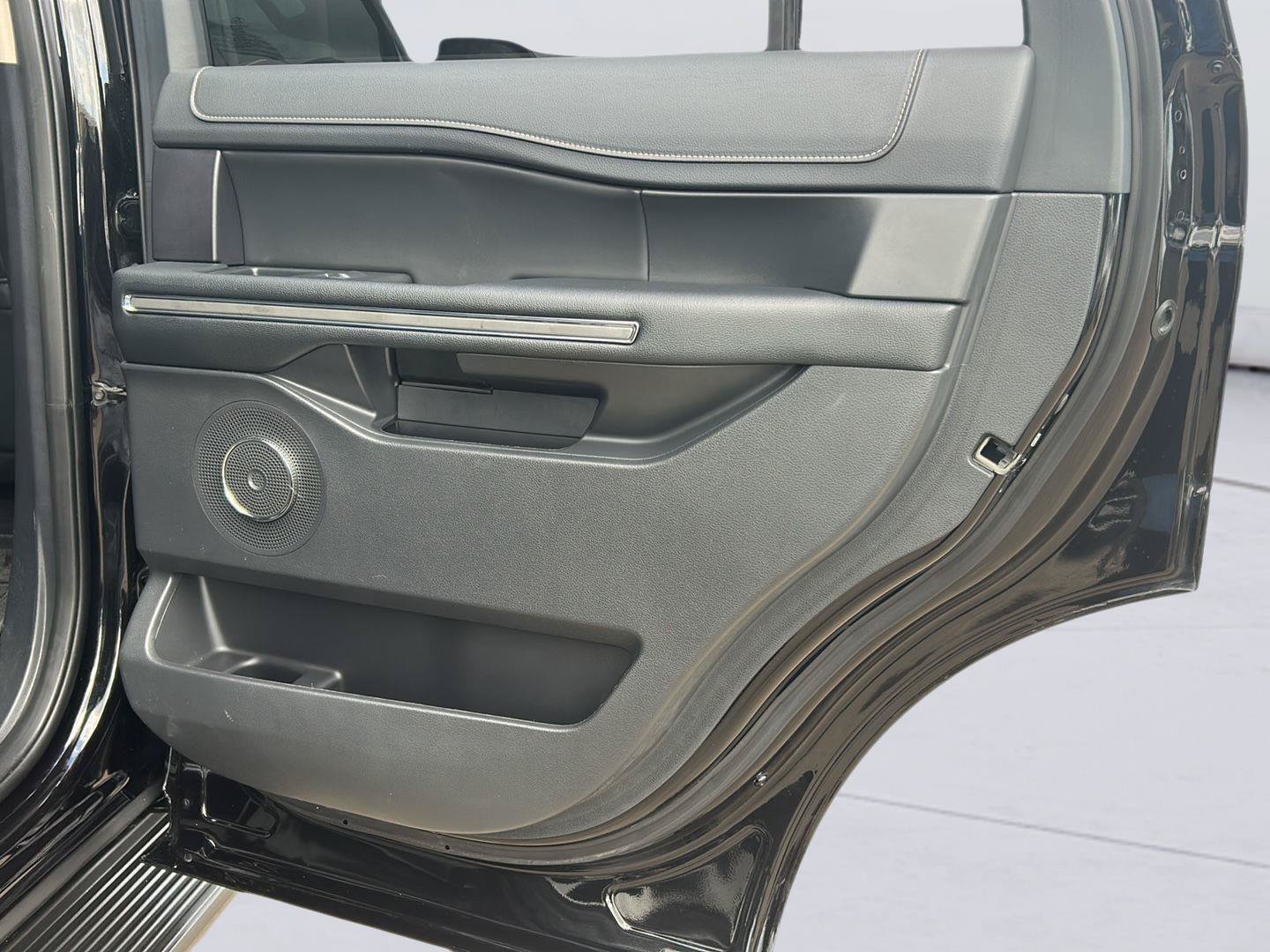 Certified 2024 Ford Expedition XLT RWD image 25