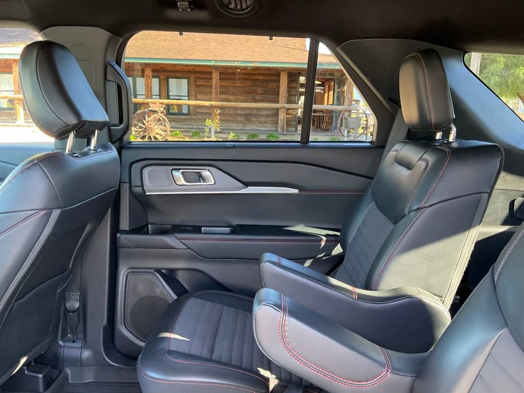 Certified 2025 Ford Explorer ST-Line w/ Premium Package image 31