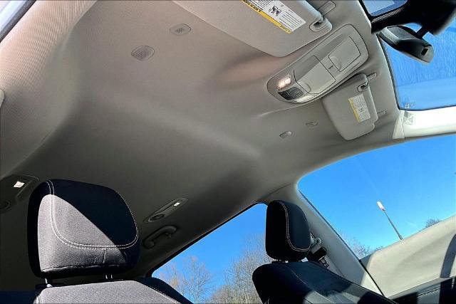 Used 2023 Chrysler Voyager LX image 21