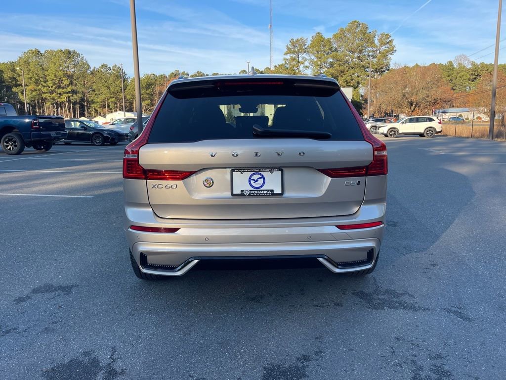 Used 2025 Volvo XC60 B5 Plus image 6