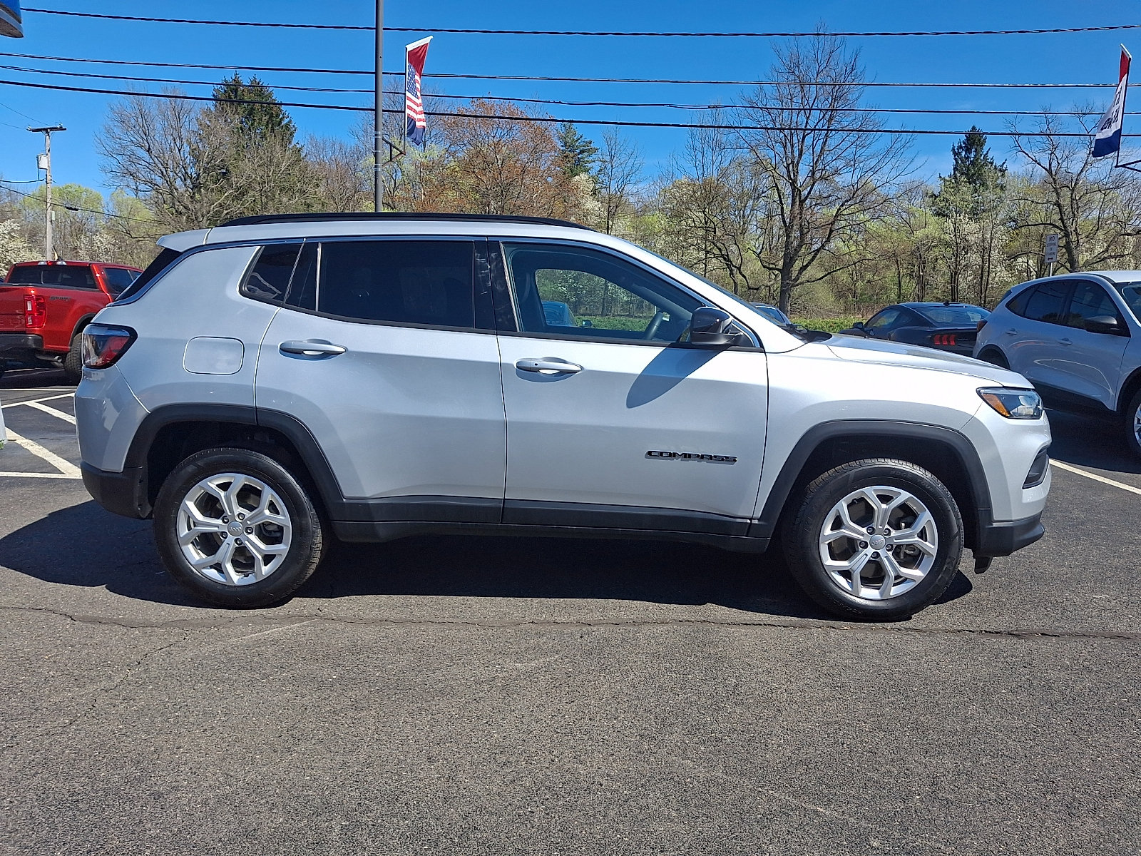 Used 2024 Jeep Compass Latitude AWD/4WD image 8