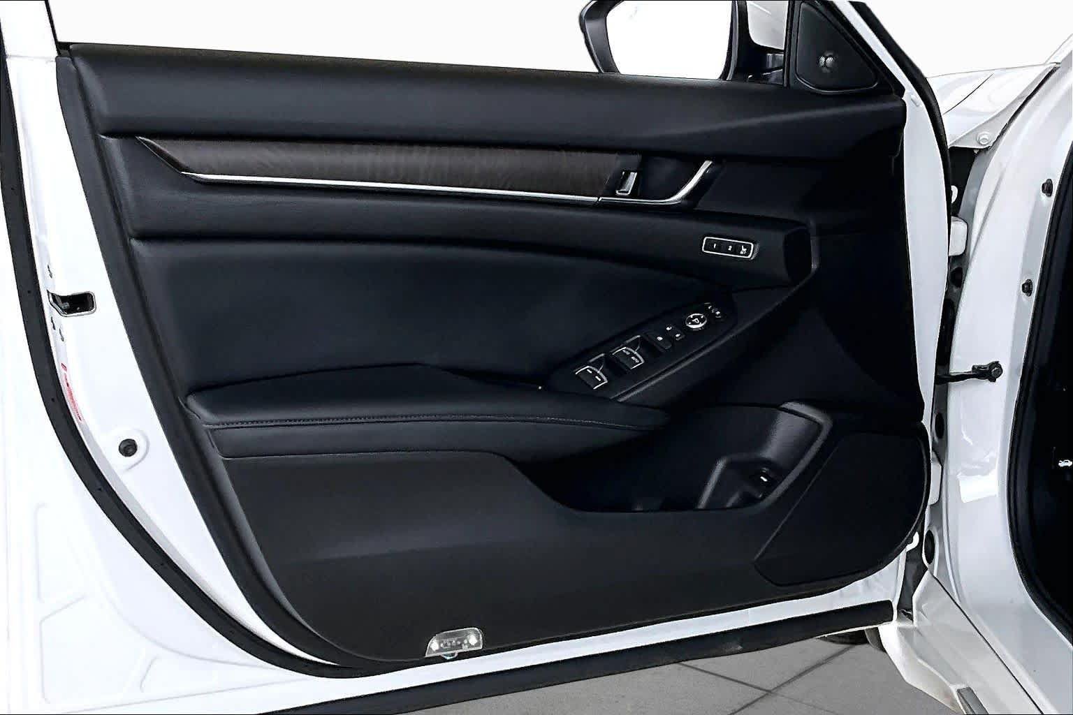 Used 2021 Honda Accord Touring image 22