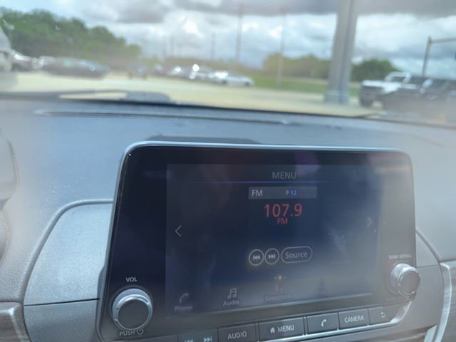 Used 2025 Nissan Altima 2.5 SV FWD image 17