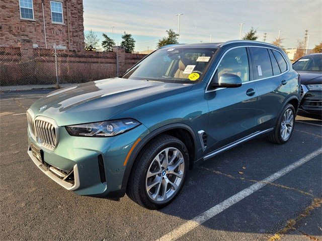 Used 2024 BMW X5 sDrive40i w/ Premium Package image 9