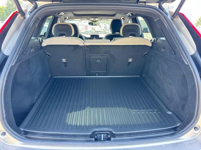 Used 2026 Volvo XC60 B5 Core w/ Climate Package AWD/4WD image 18