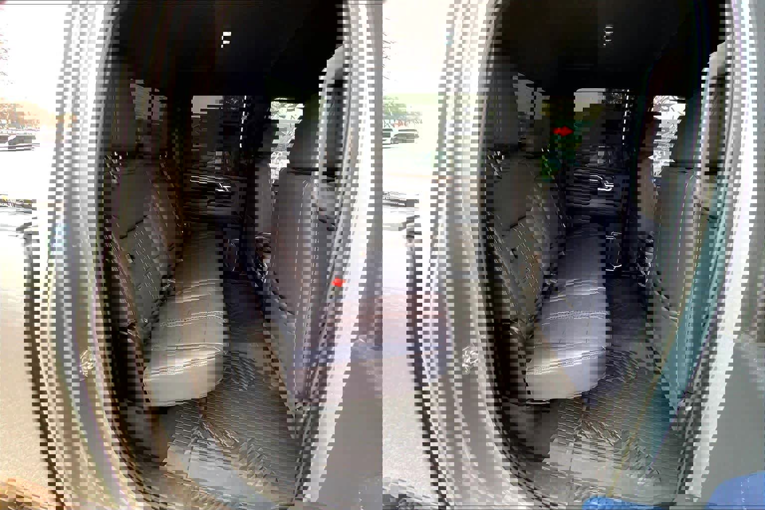 Used 2025 Chevrolet Silverado 2500 High Country w/ Technology Package image 19