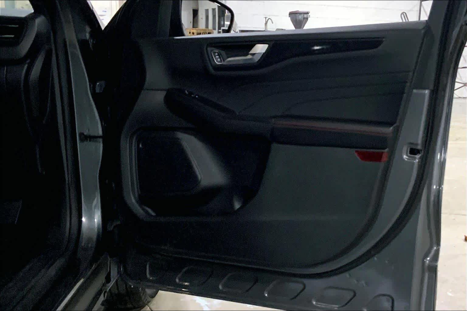 Certified 2025 Ford Escape ST-Line AWD/4WD image 22