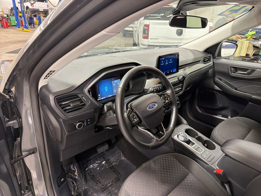 Certified 2025 Ford Escape Active AWD/4WD image 16