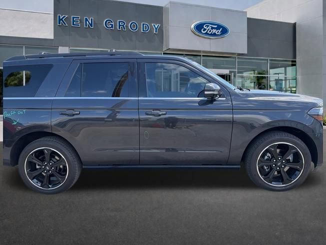 Certified 2023 Ford Expedition Limited image 2