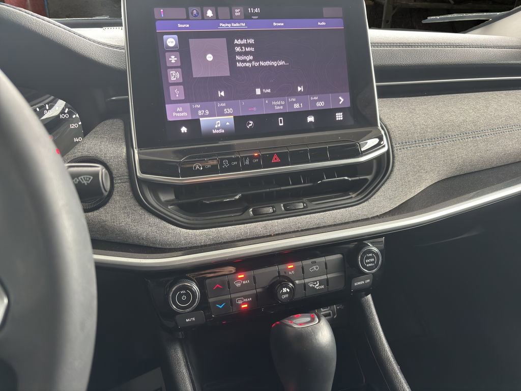 Used 2022 Jeep Compass Latitude image 23