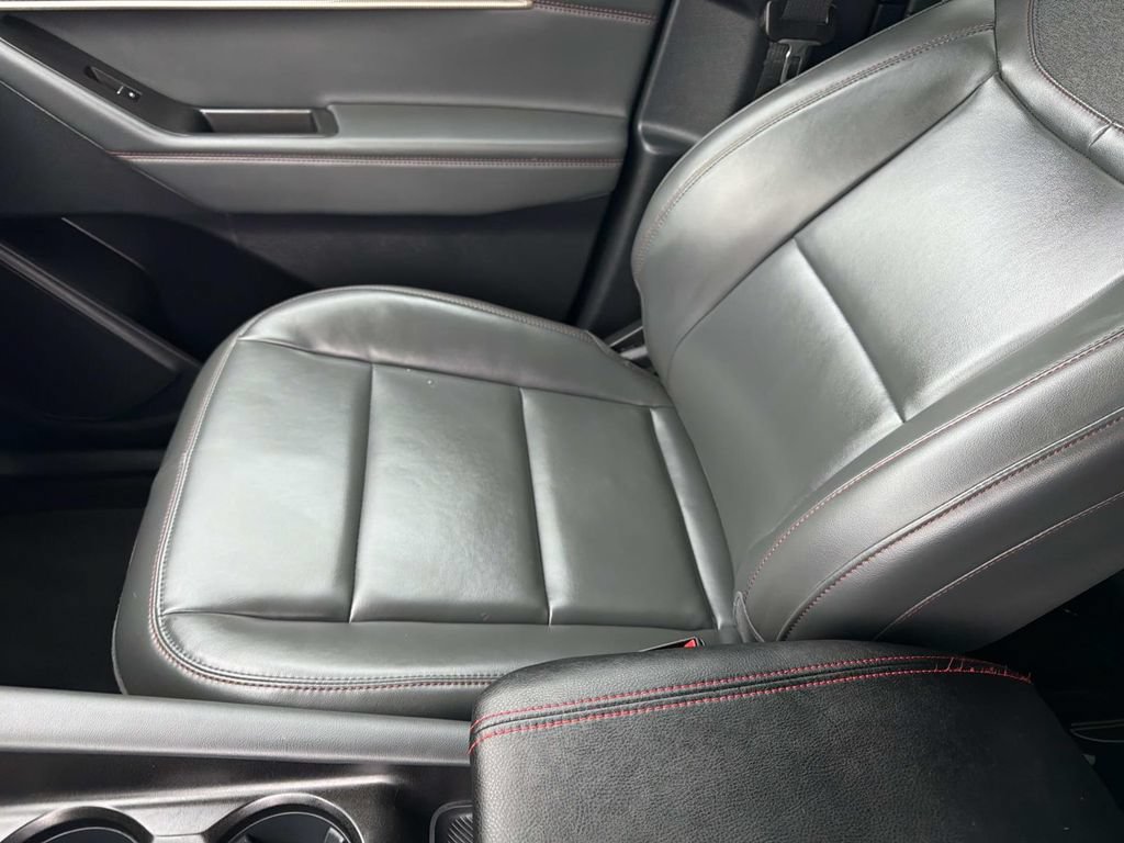 Certified 2025 Ford Explorer Active w/ Active Comfort Package RWD image 18