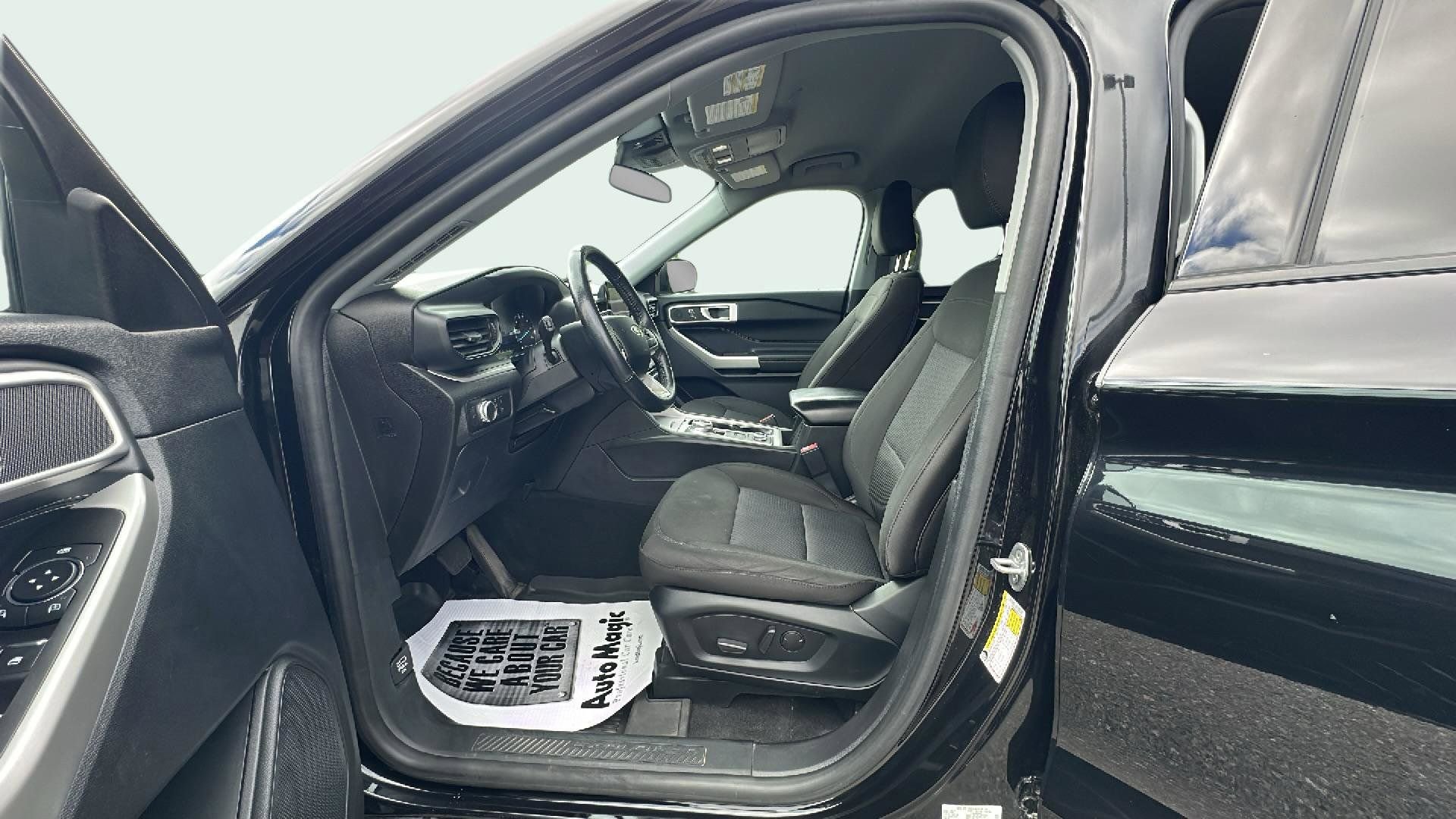 Certified 2022 Ford Explorer XLT image 17