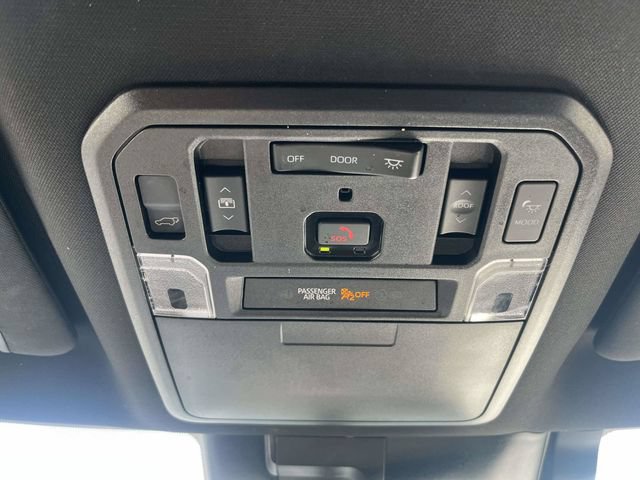 Used 2025 Toyota Sequoia Platinum AWD/4WD image 34