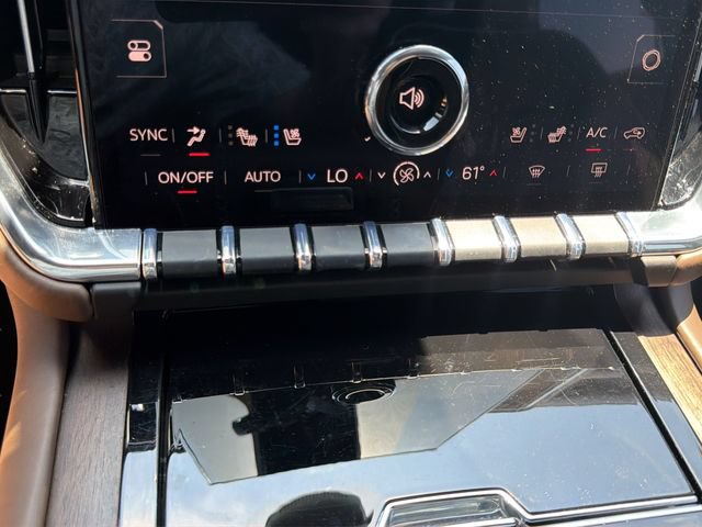 Used 2025 GMC Yukon Denali Ultimate AWD/4WD image 29
