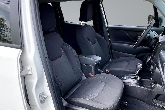 Used 2023 Jeep Renegade Latitude AWD/4WD image 7