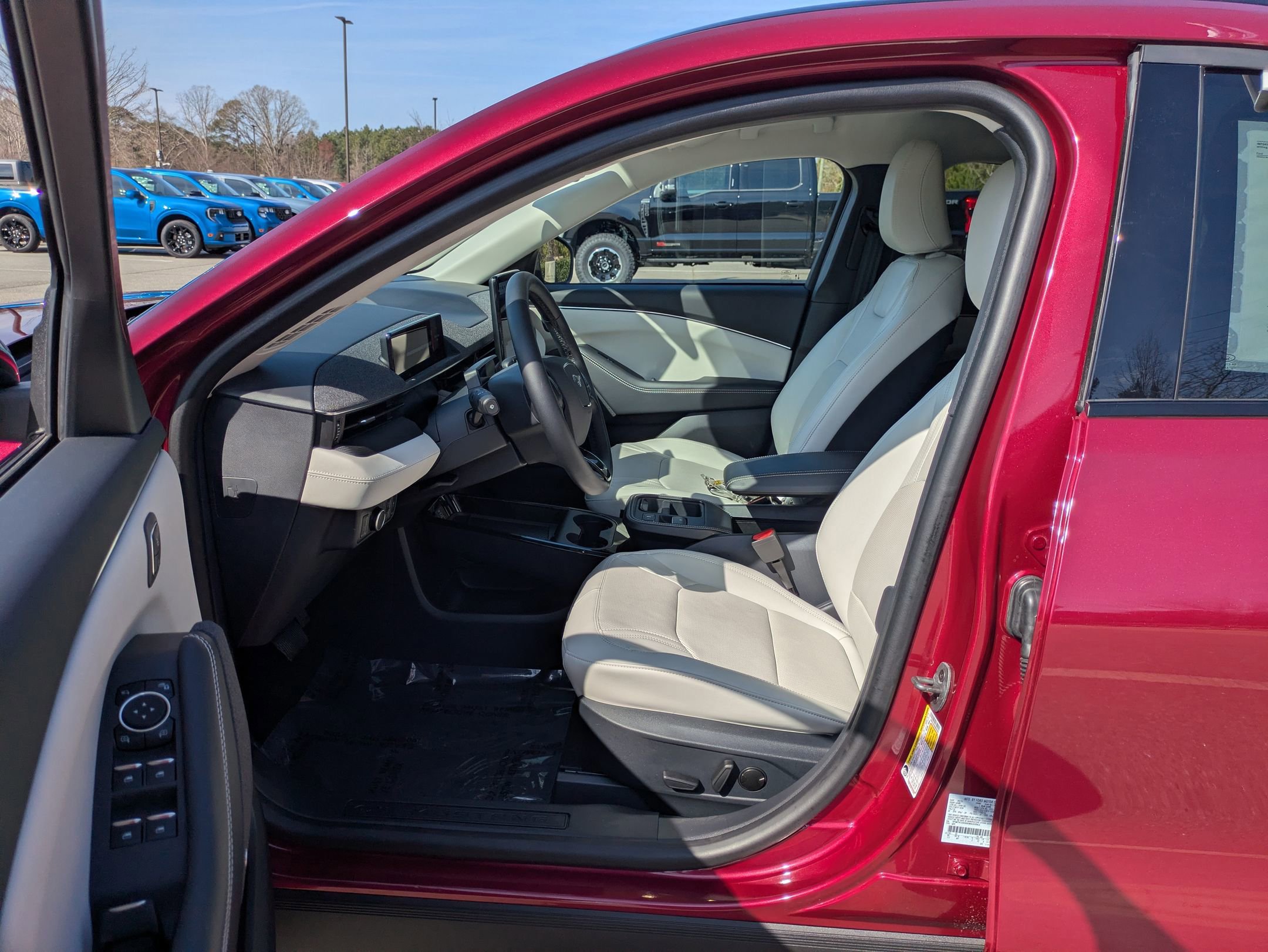 Certified 2025 Ford Mustang Mach-E Premium image 13