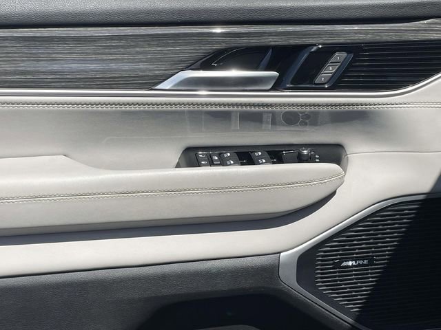 Used 2022 Jeep Wagoneer Series II AWD/4WD image 12