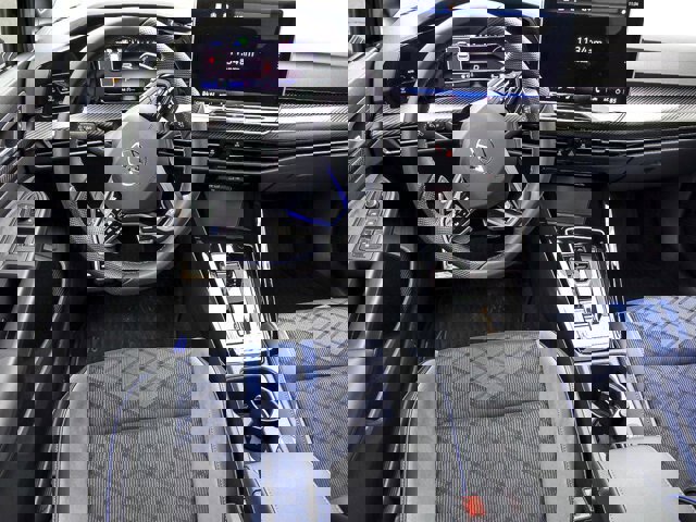 Used 2025 Volkswagen Golf R 2.0T image 18