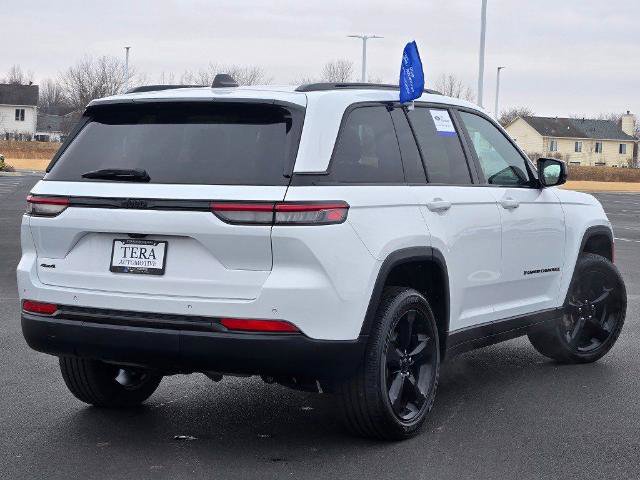 Used 2023 Jeep Grand Cherokee Altitude image 12