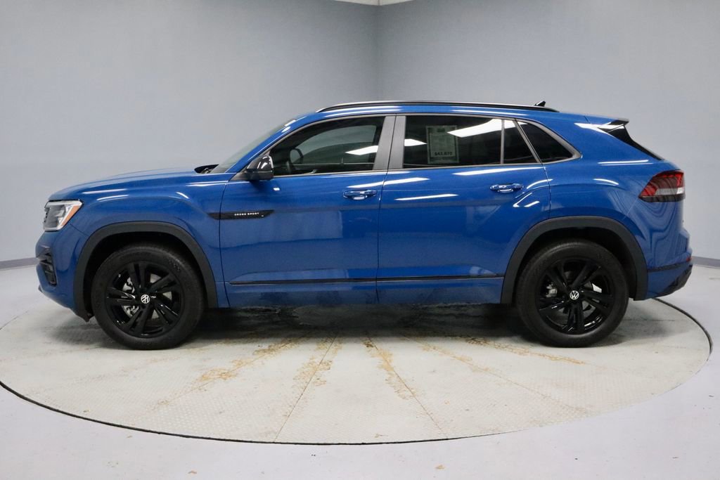 Used 2025 Volkswagen Atlas Cross Sport SEL R-Line AWD/4WD image 2