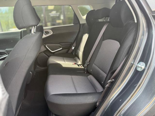 Used 2024 Kia Soul LX w/ Option Group 015 FWD image 16