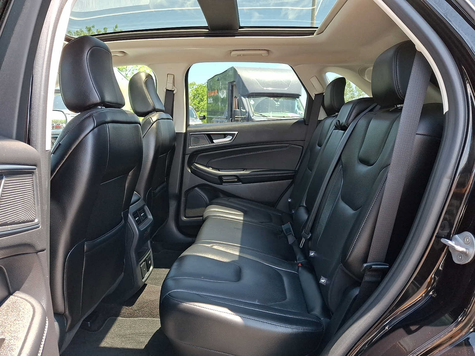 Certified 2020 Ford Edge Titanium w/ Equipment Group 301A AWD/4WD image 10