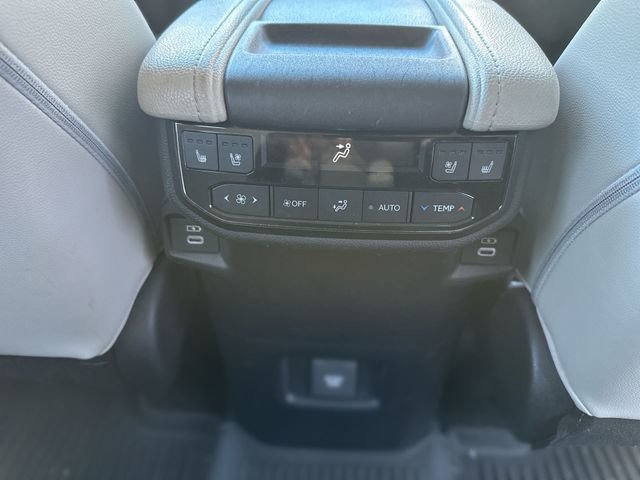 Used 2024 Toyota Grand Highlander AWD image 24