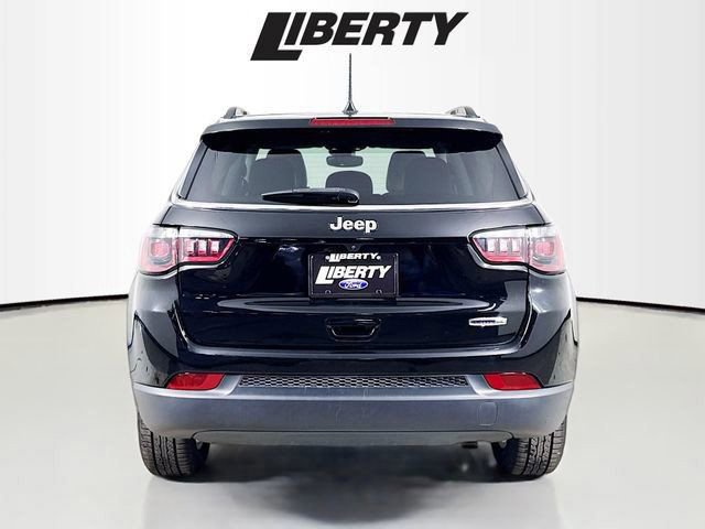 Used 2022 Jeep Compass Latitude image 4