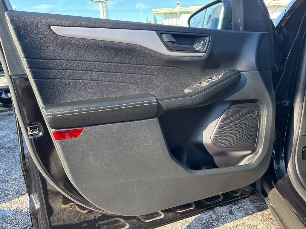 Certified 2022 Ford Escape SE w/ Cold Weather Package image 14