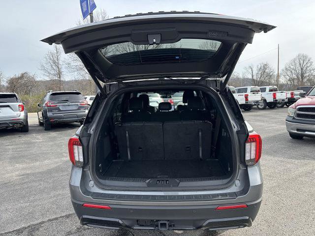 Certified 2025 Ford Explorer ST-Line w/ ST-Line Street Pack image 11