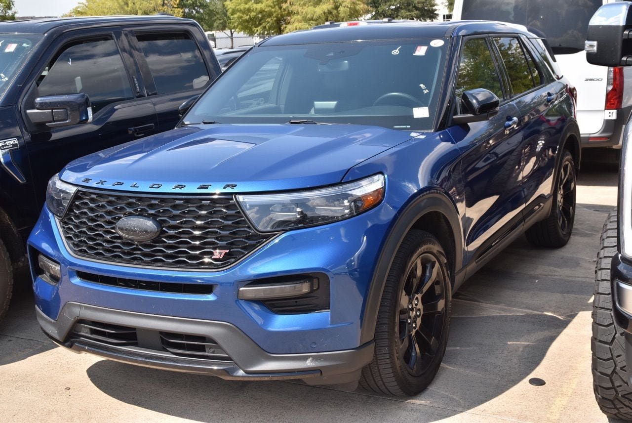 Certified 2022 Ford Explorer ST w/ Equipment Group 401A AWD/4WD image 2