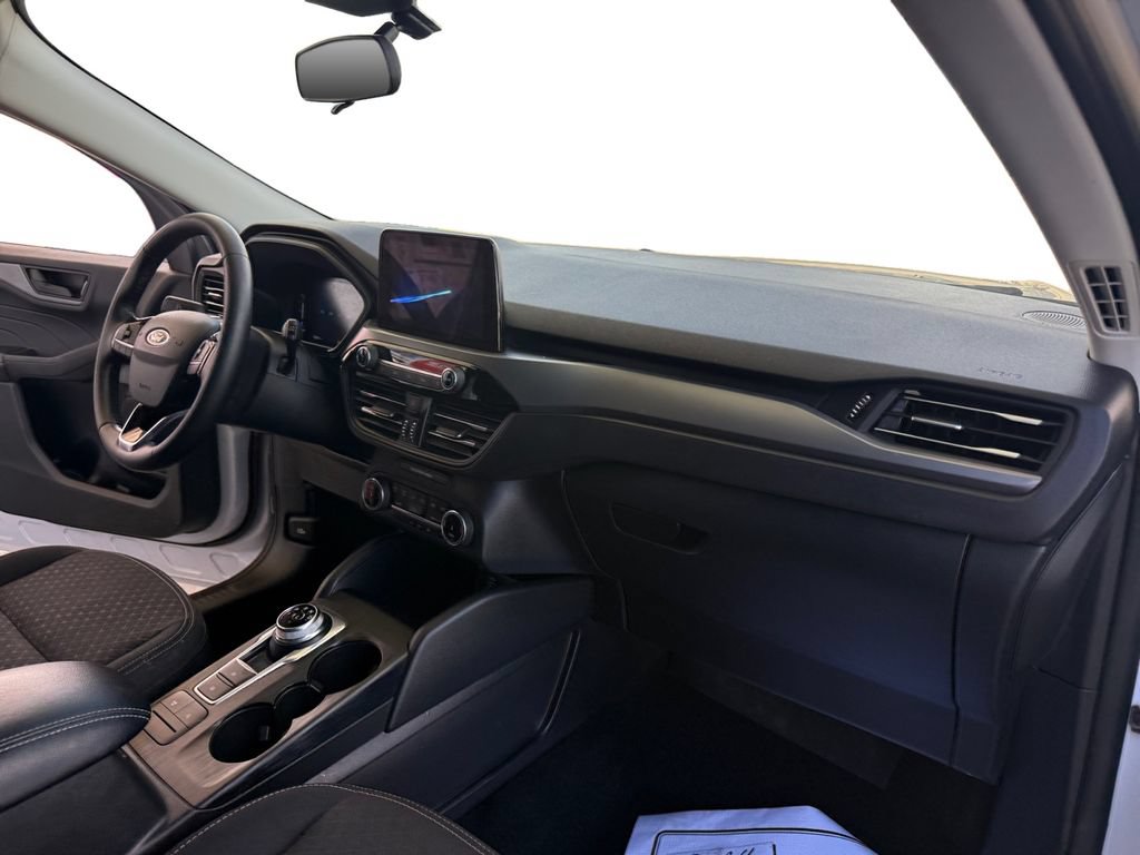 Certified 2025 Ford Escape Active w/ Cold Weather Package FWD image 26